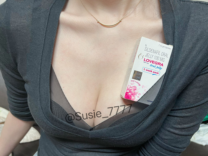 Susie_7777-九头身御姐女神户外调教喷水！你以为的端庄高雅的女神私下是什么样子的吗？到处发骚求草的母狗而已[47v+313p/2.87G]